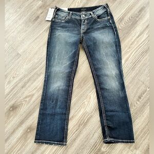 SILVER NWT Straight Leg Denim | 33 | Dark Wash